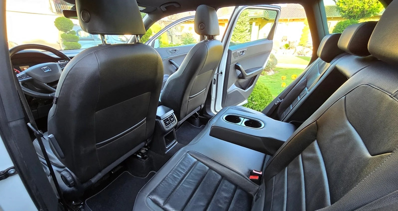 Seat Ateca cena 75500 przebieg: 133000, rok produkcji 2017 z Piechowice małe 137